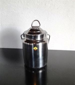 Mælkespand / Mælkejunge med hank og låg, rustfrit stål. (1,6 liter). 2. sortering