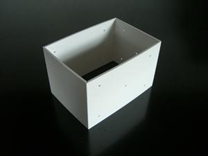 Ostform med hål – plastform för ystning, 14 × 9,5 × 9,5 cm