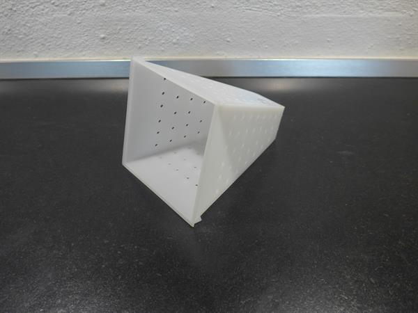 Pyramidformad ostform till små mögelostar
