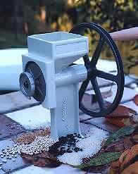 The Country Living Grain Mill, mjölkvarn
